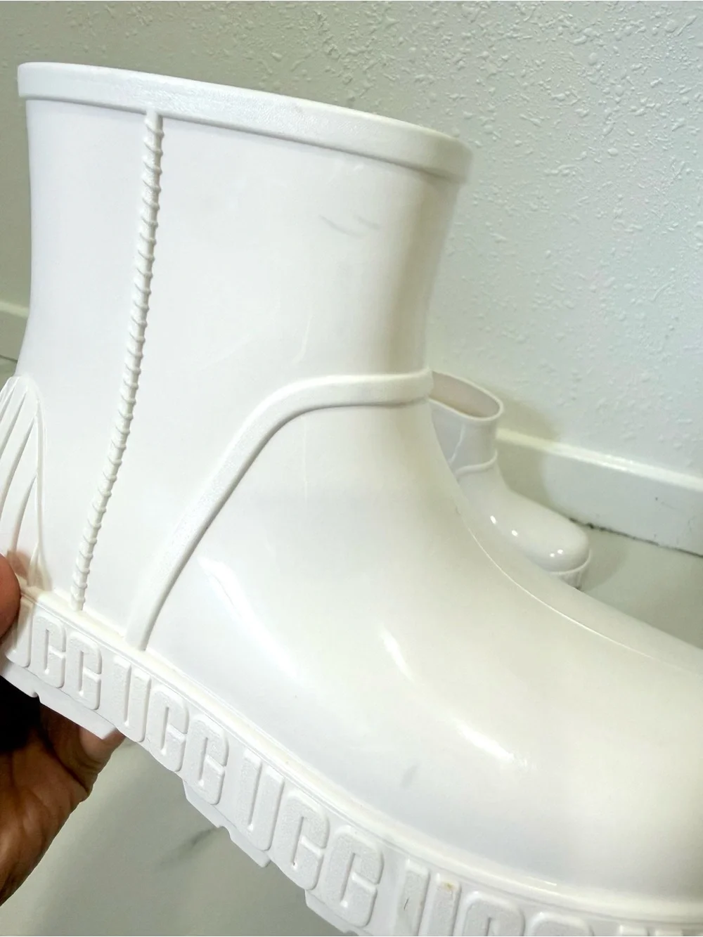 UGG Kids Drizlita White Waterproof Short Rain Boots 5T